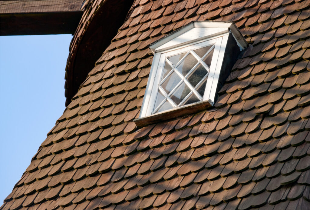 Klassisk hollændermølle / Classic Dutch mill, (window)