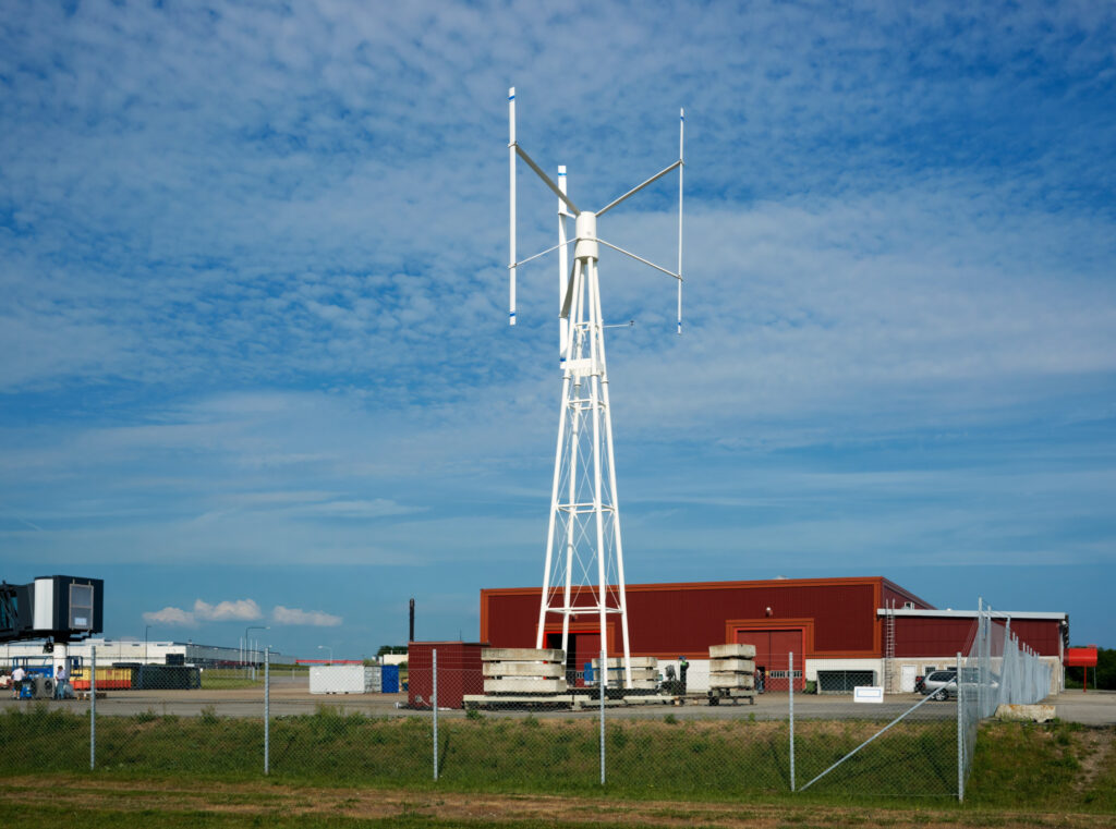 Lodretakset vindmølle / Vertical axis windmill