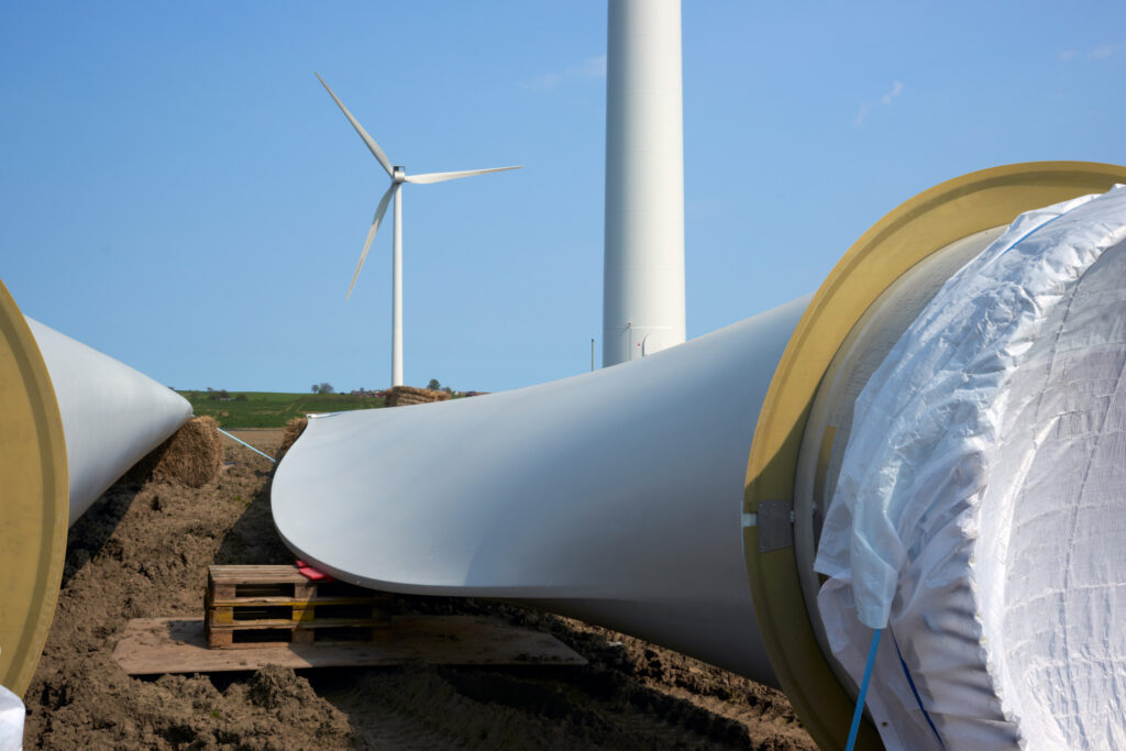 Tøjrede giganter / Tied down giants