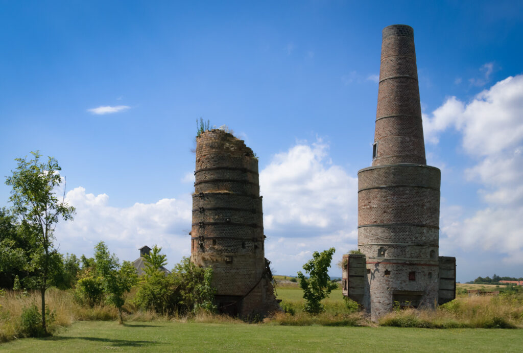 Lodrette kalkbrændingsovne / Vertical calcining kilns